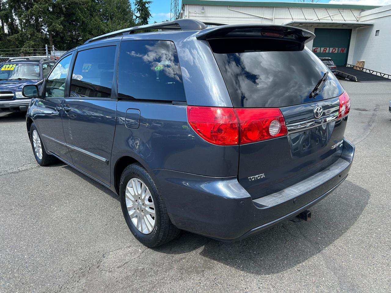 Toyota Sienna 5dr 7-Pass Van XLE AWD (Natl) 2008