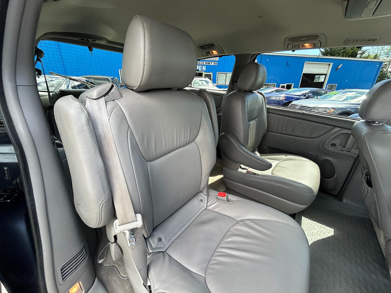 Toyota Sienna 5dr 7-Pass Van XLE AWD (Natl) 2008