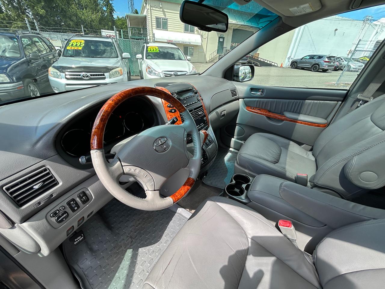Toyota Sienna 5dr 7-Pass Van XLE AWD (Natl) 2008