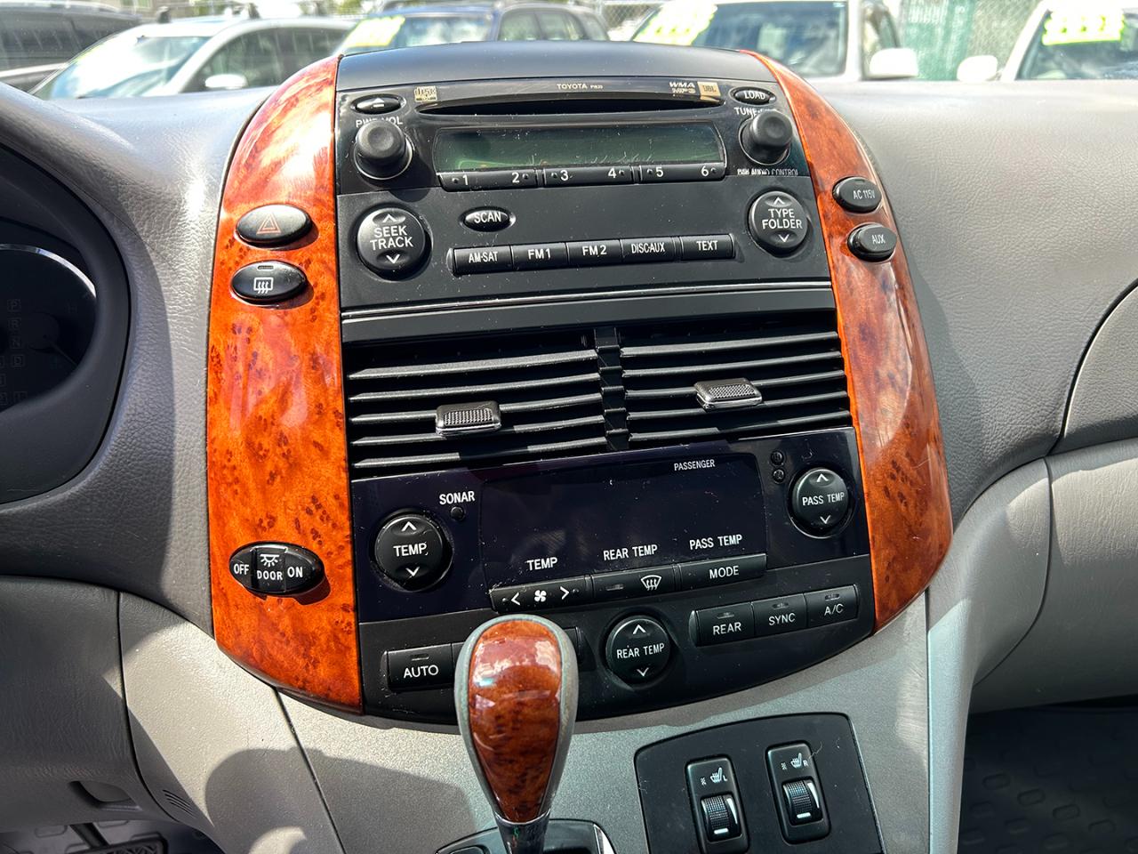 Toyota Sienna 5dr 7-Pass Van XLE AWD (Natl) 2008