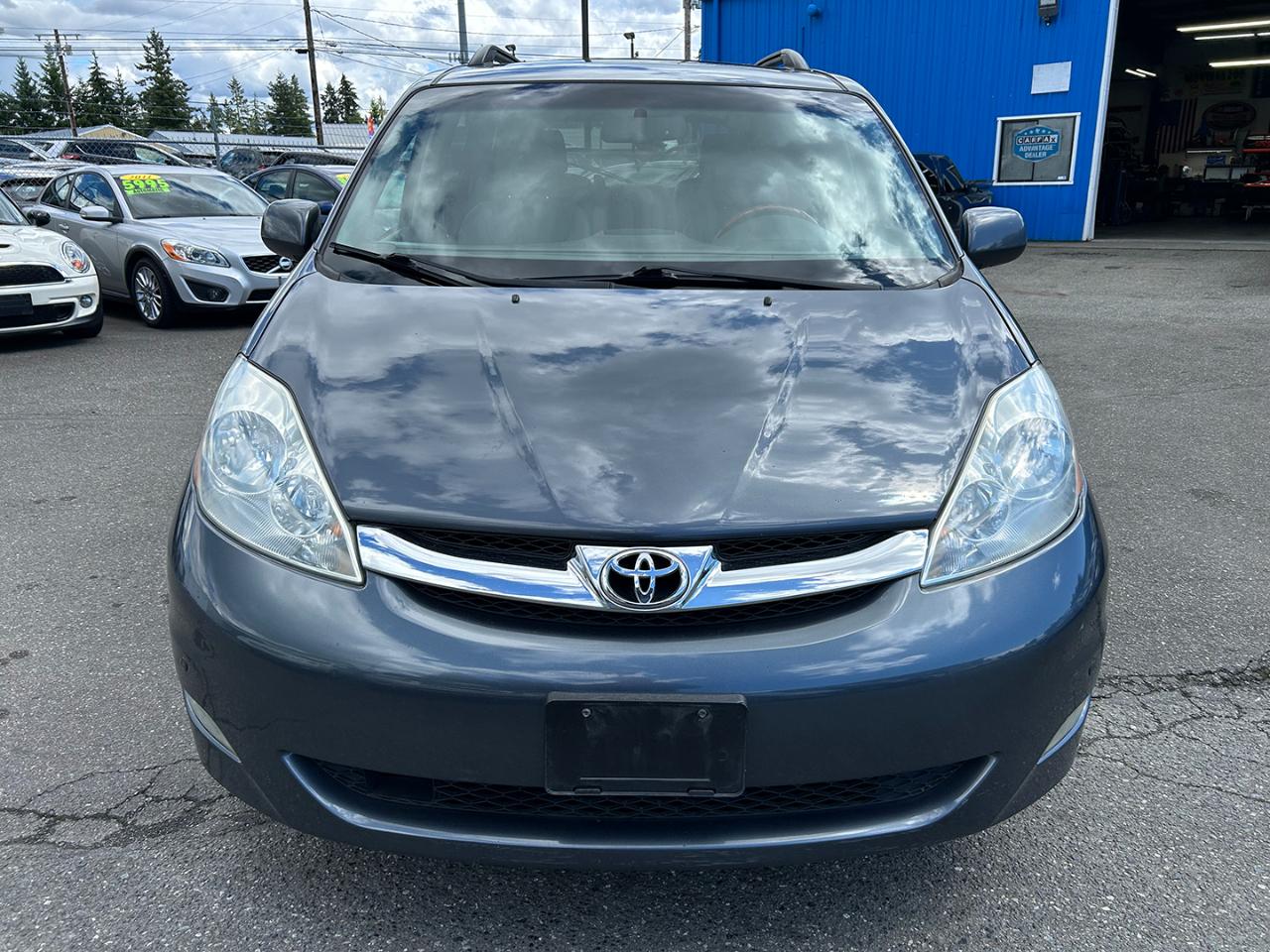 Toyota Sienna 5dr 7-Pass Van XLE AWD (Natl) 2008