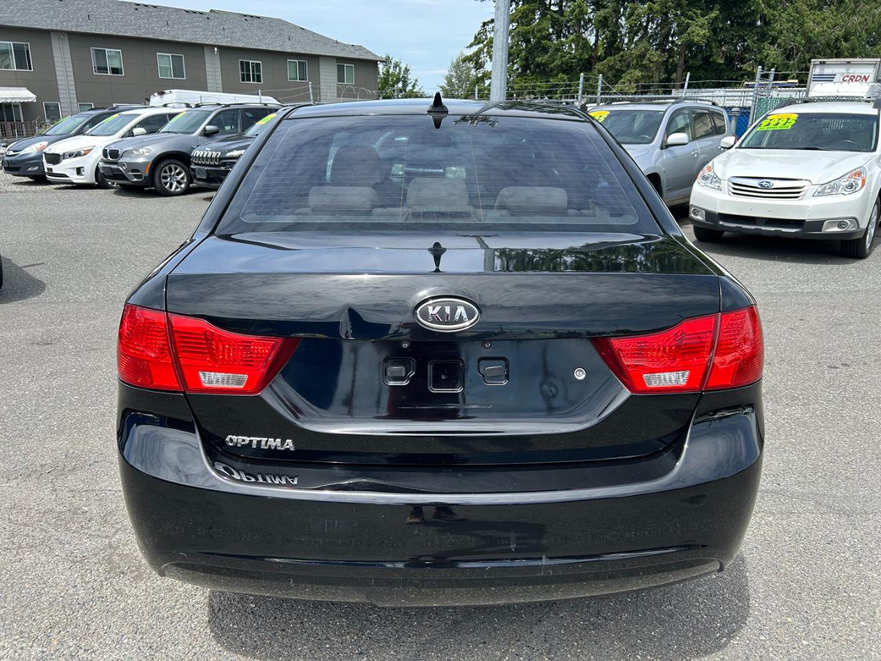 Kia Optima 4dr Sdn I4 Auto LX 2010