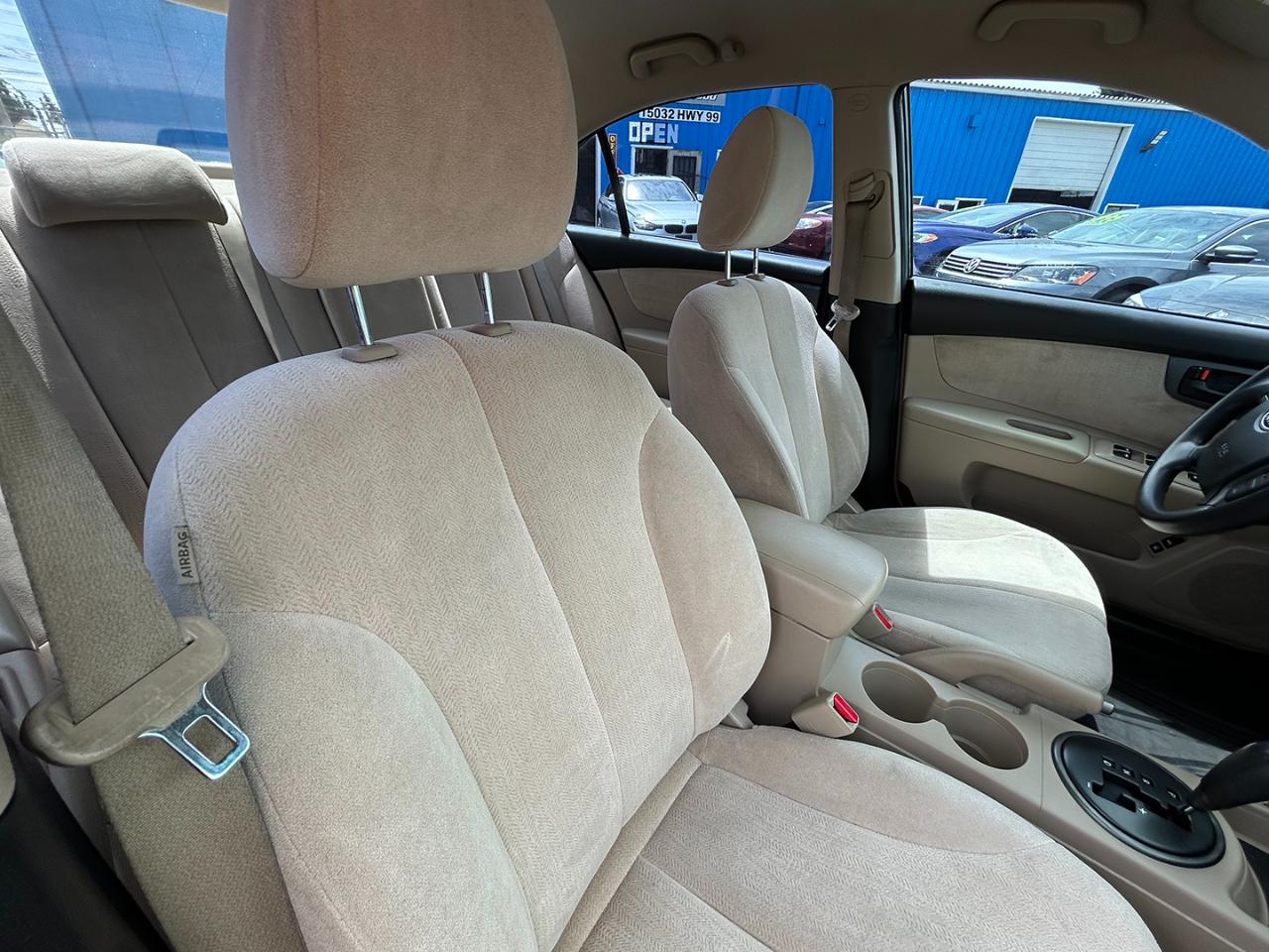 Kia Optima 4dr Sdn I4 Auto LX 2010