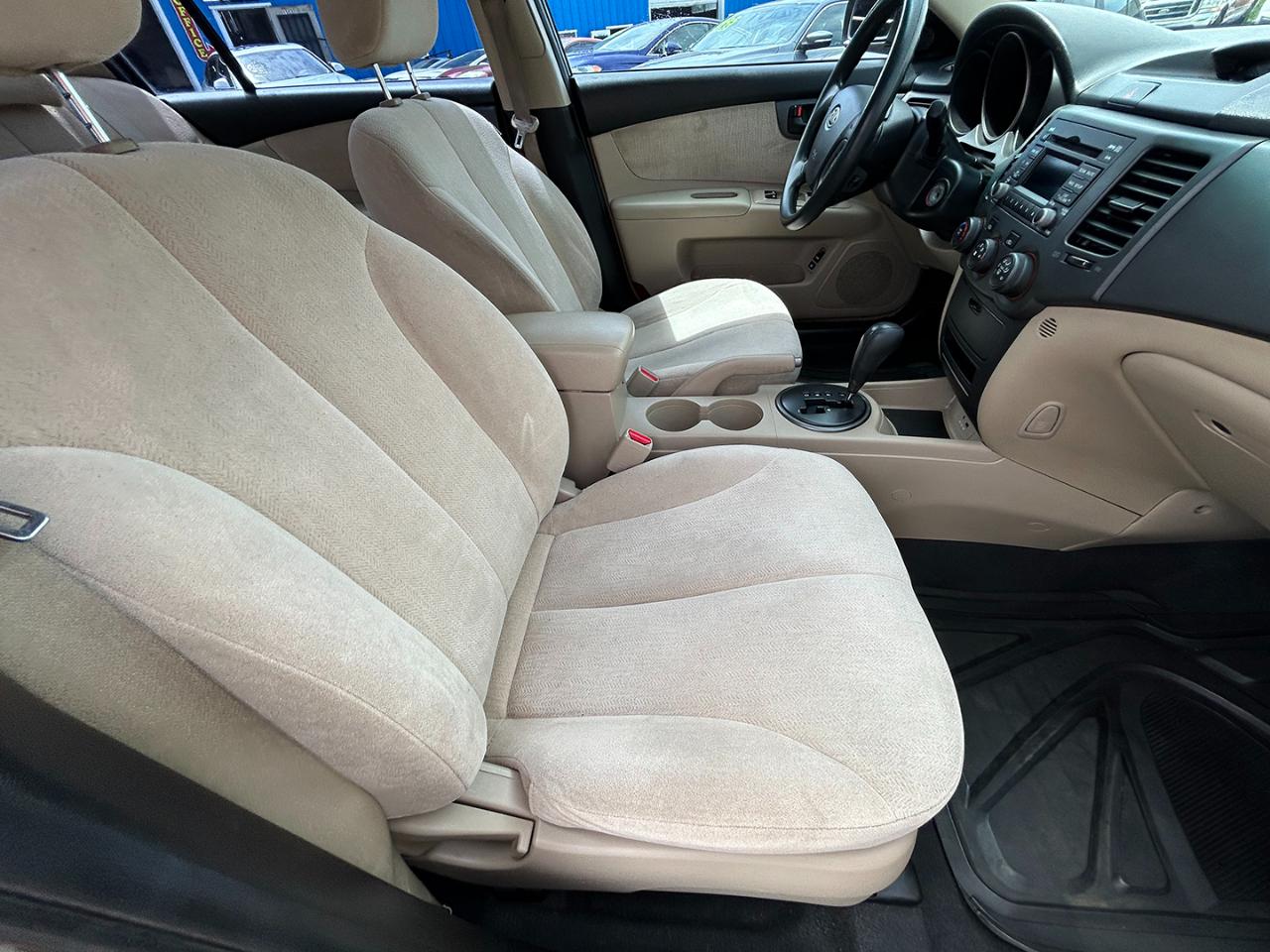Kia Optima 4dr Sdn I4 Auto LX 2010