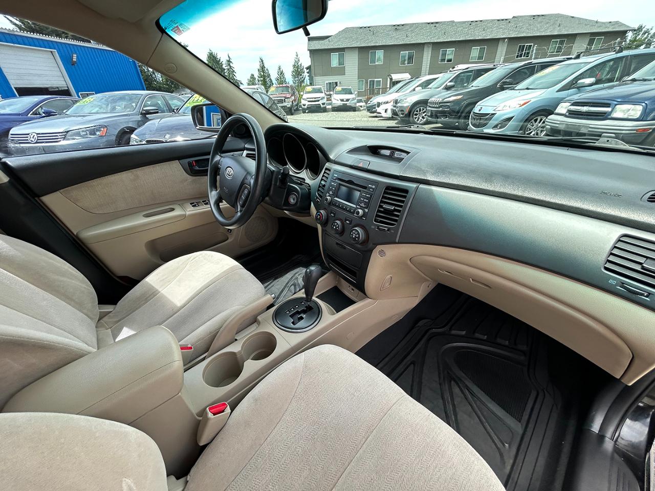 Kia Optima 4dr Sdn I4 Auto LX 2010