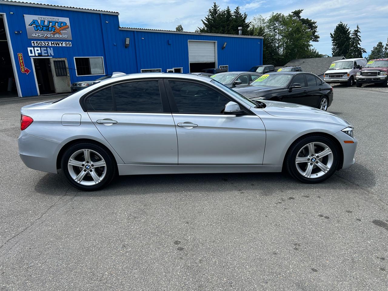 BMW 3 Series 4dr Sdn 328d RWD 2014