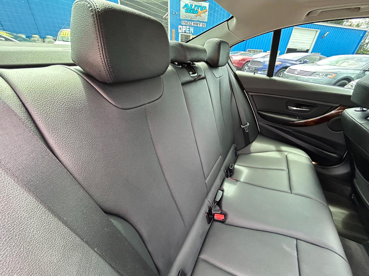 BMW 3 Series 4dr Sdn 328d RWD 2014