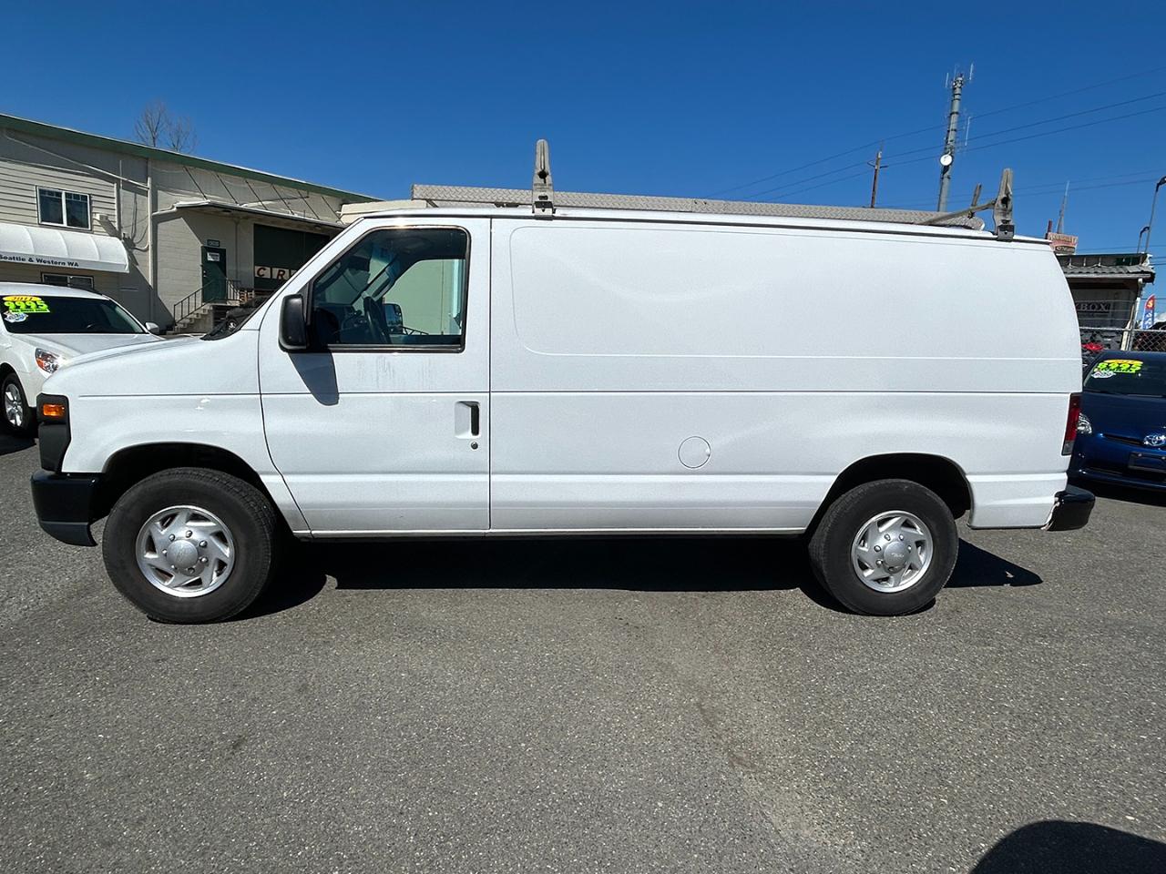 Ford Econoline Cargo Van E-250 Commercial 2013