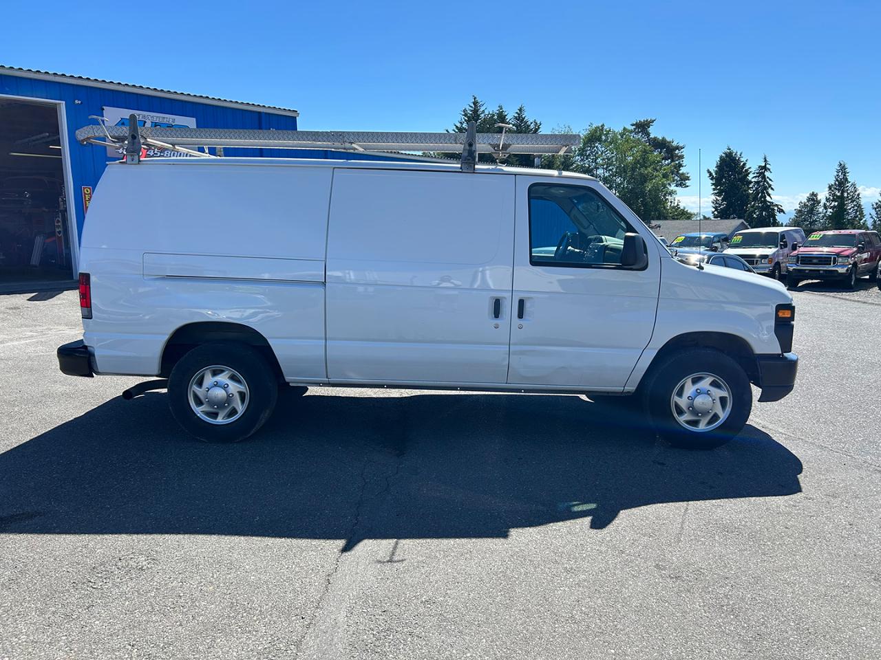 Ford Econoline Cargo Van E-250 Commercial 2013