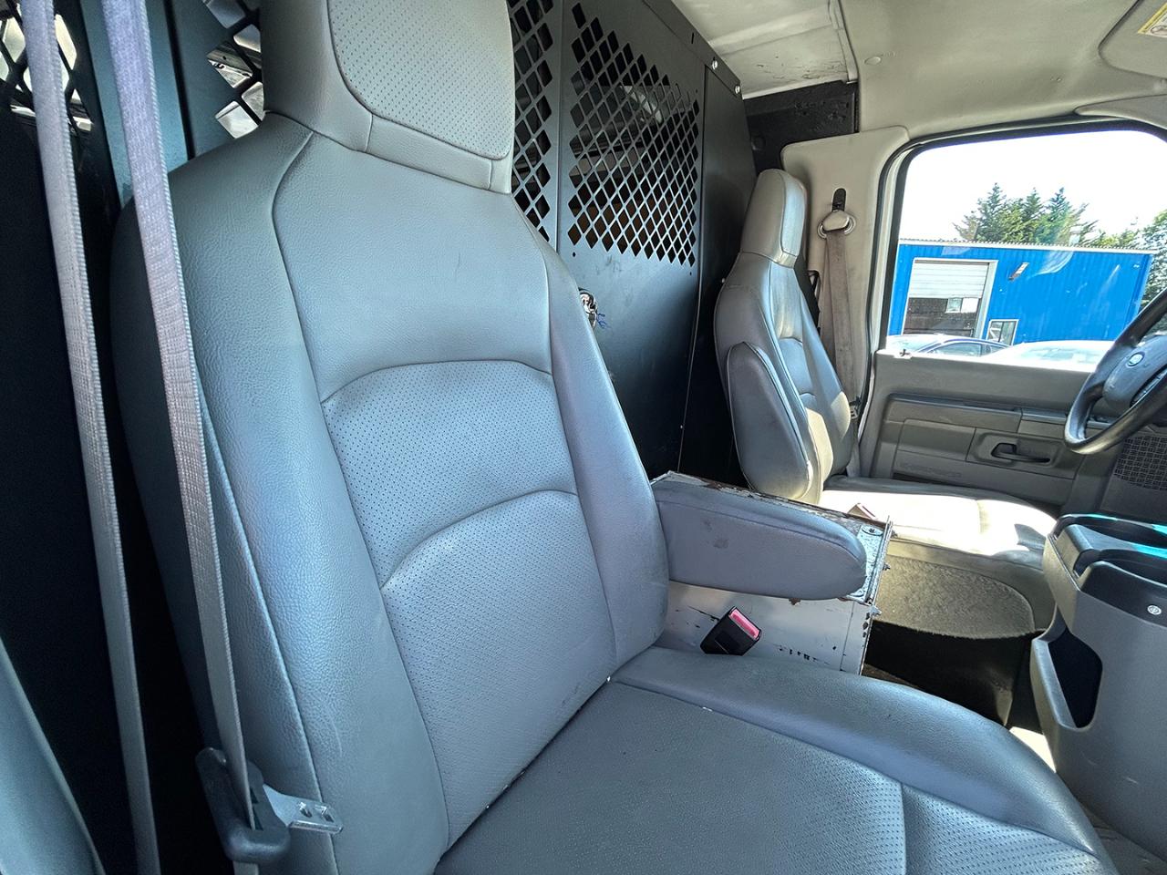Ford Econoline Cargo Van E-250 Commercial 2013