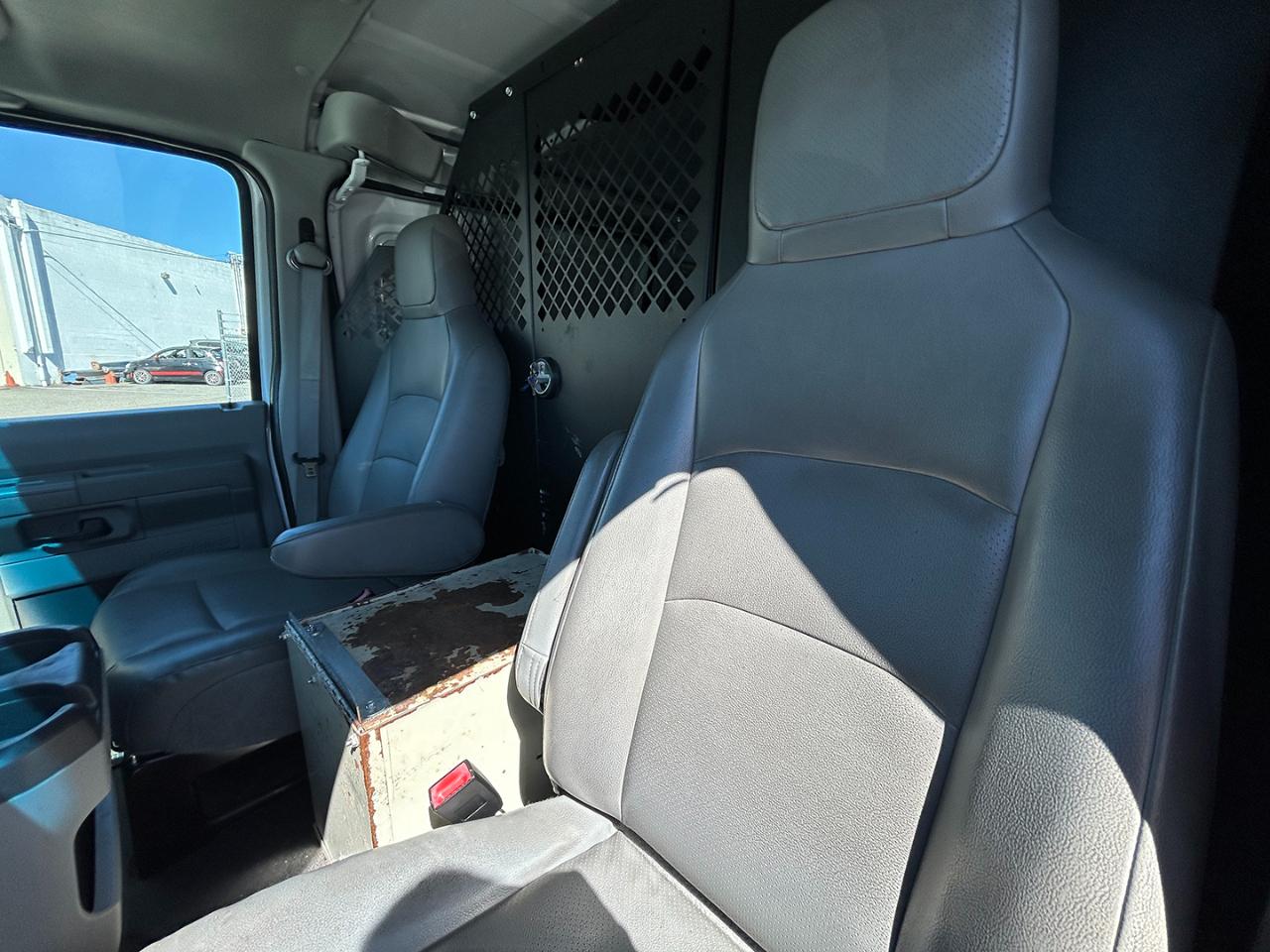 Ford Econoline Cargo Van E-250 Commercial 2013
