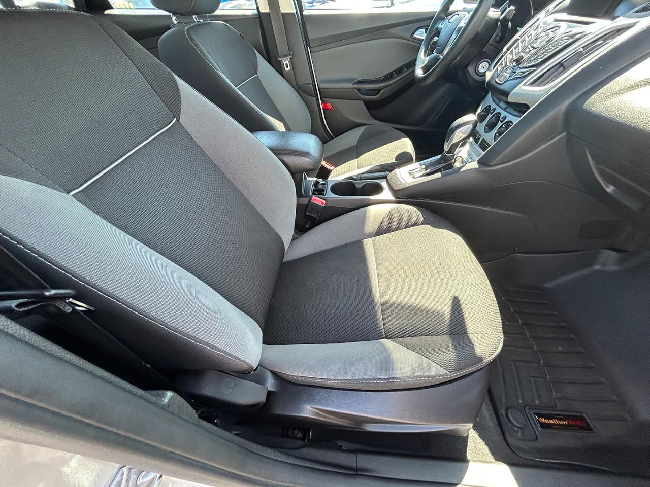 Ford Focus 4dr Sdn SE 2014