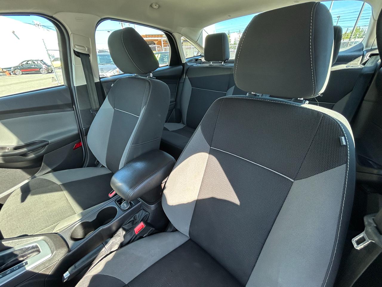 Ford Focus 4dr Sdn SE 2014