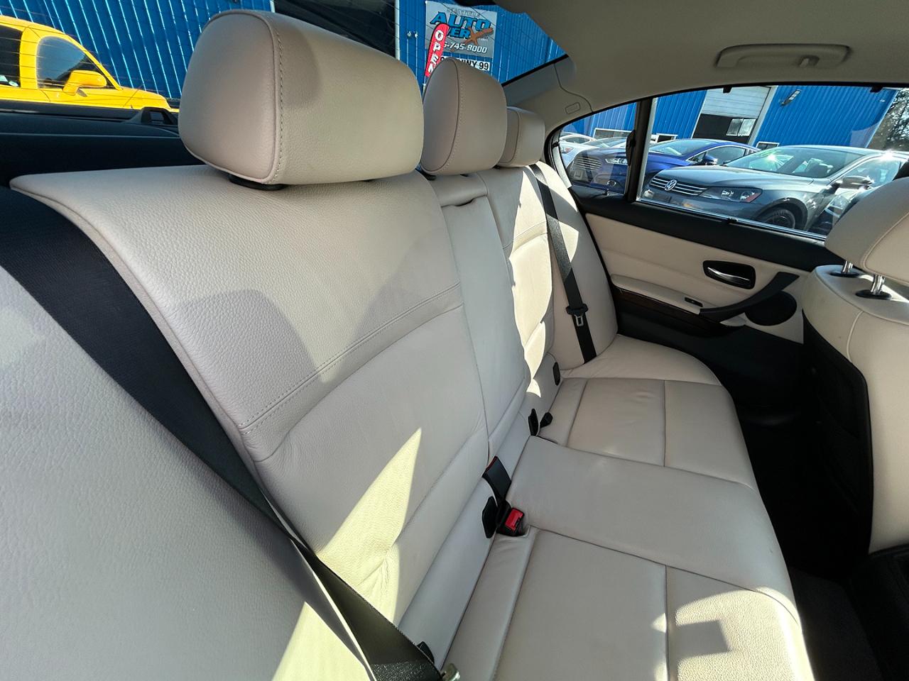 BMW 3 Series 4dr Sdn 335i xDrive AWD 2009