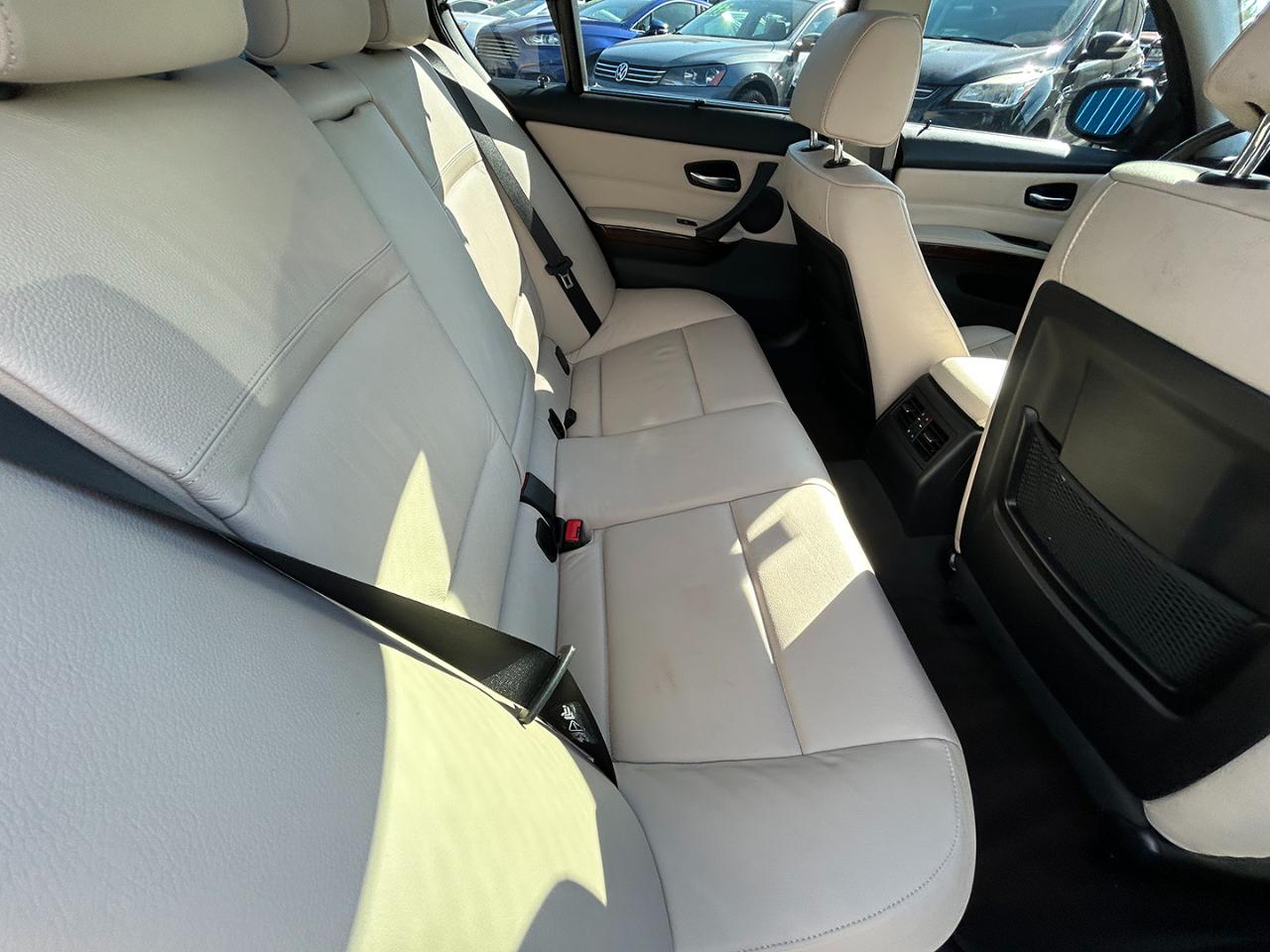 BMW 3 Series 4dr Sdn 335i xDrive AWD 2009