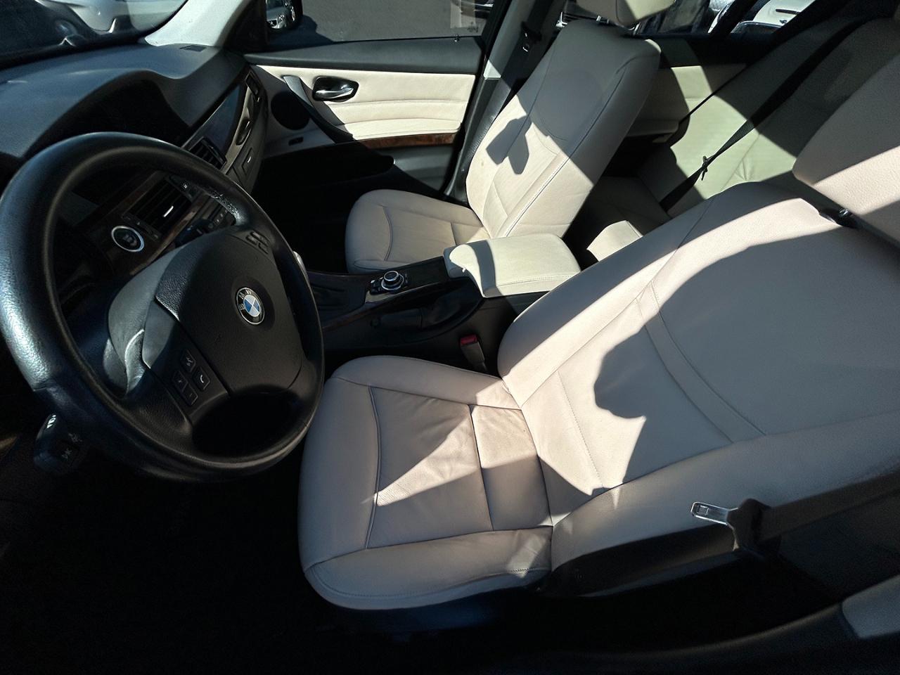 BMW 3 Series 4dr Sdn 335i xDrive AWD 2009