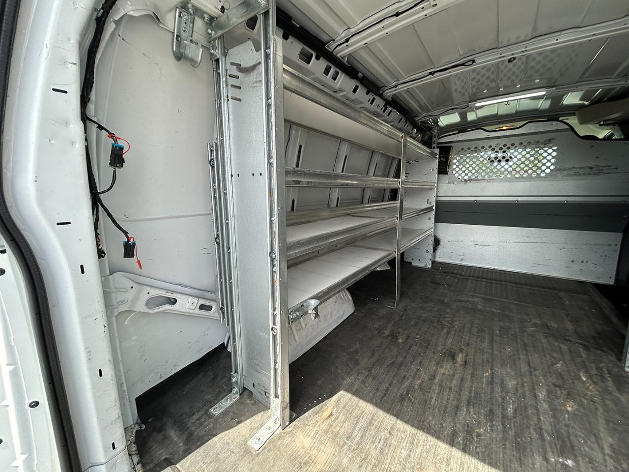 Chevrolet Express Cargo Van RWD 3500 135" 2017