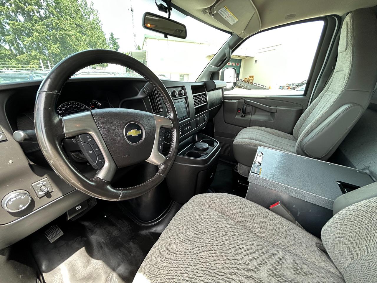 Chevrolet Express Cargo Van RWD 3500 135" 2017