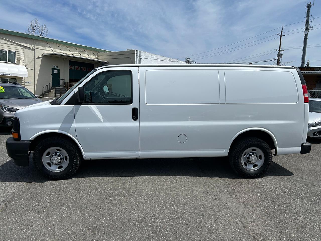 Chevrolet Express Cargo Van RWD 3500 135" 2017