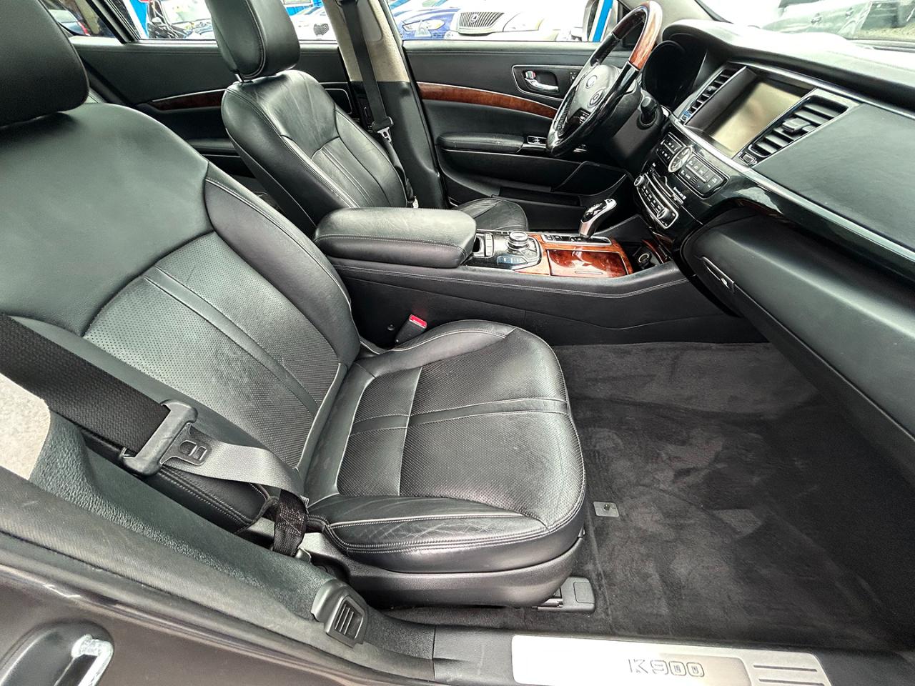 Kia K900 4dr Sdn Luxury 2015