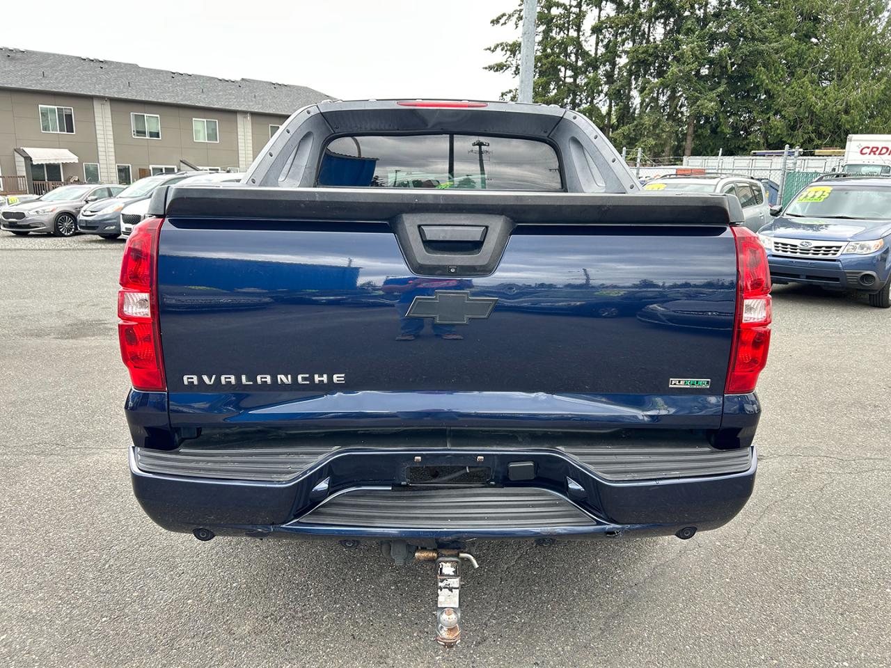 Chevrolet Avalanche 4WD Crew Cab LT 2011