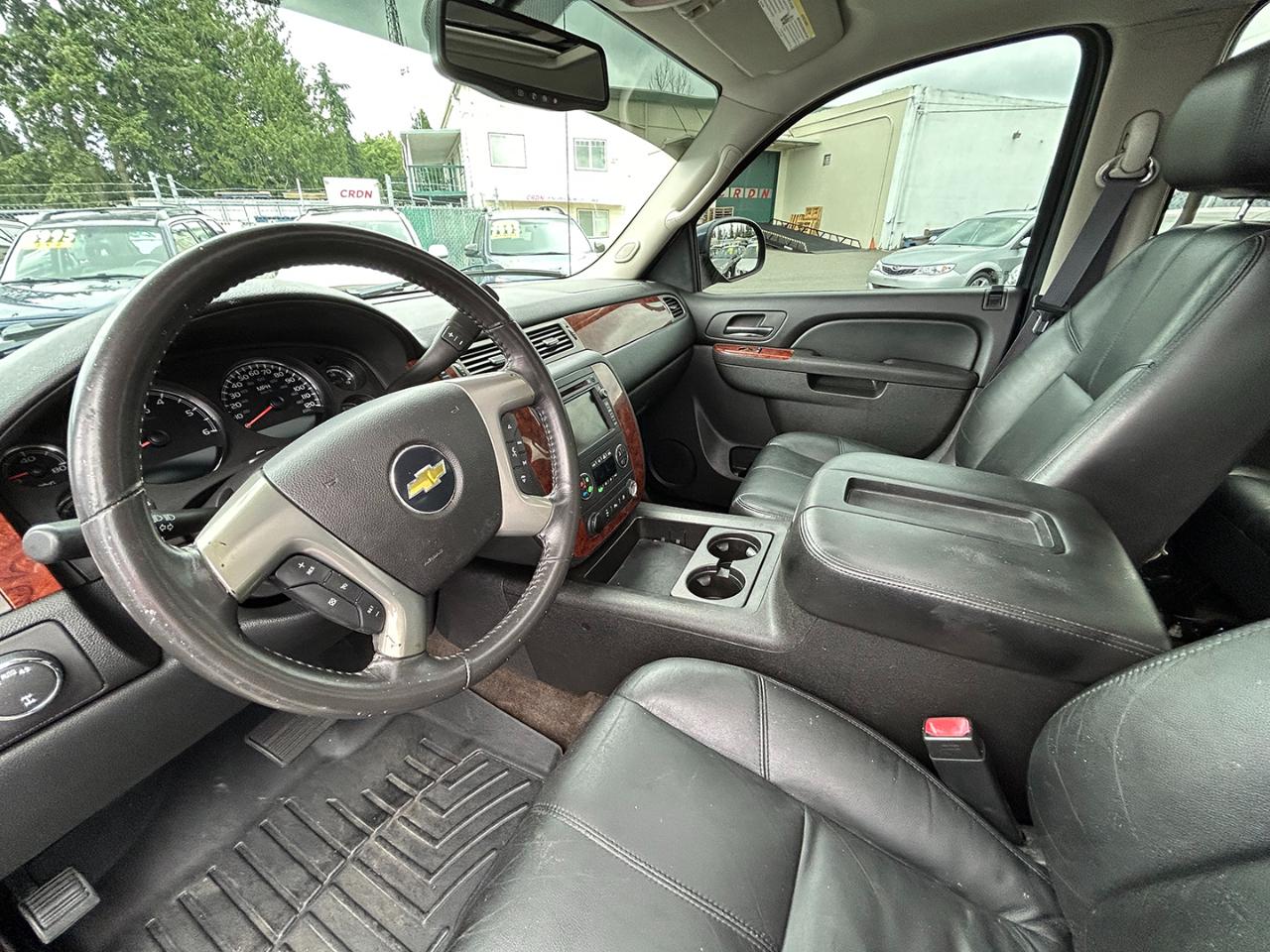 Chevrolet Avalanche 4WD Crew Cab LT 2011