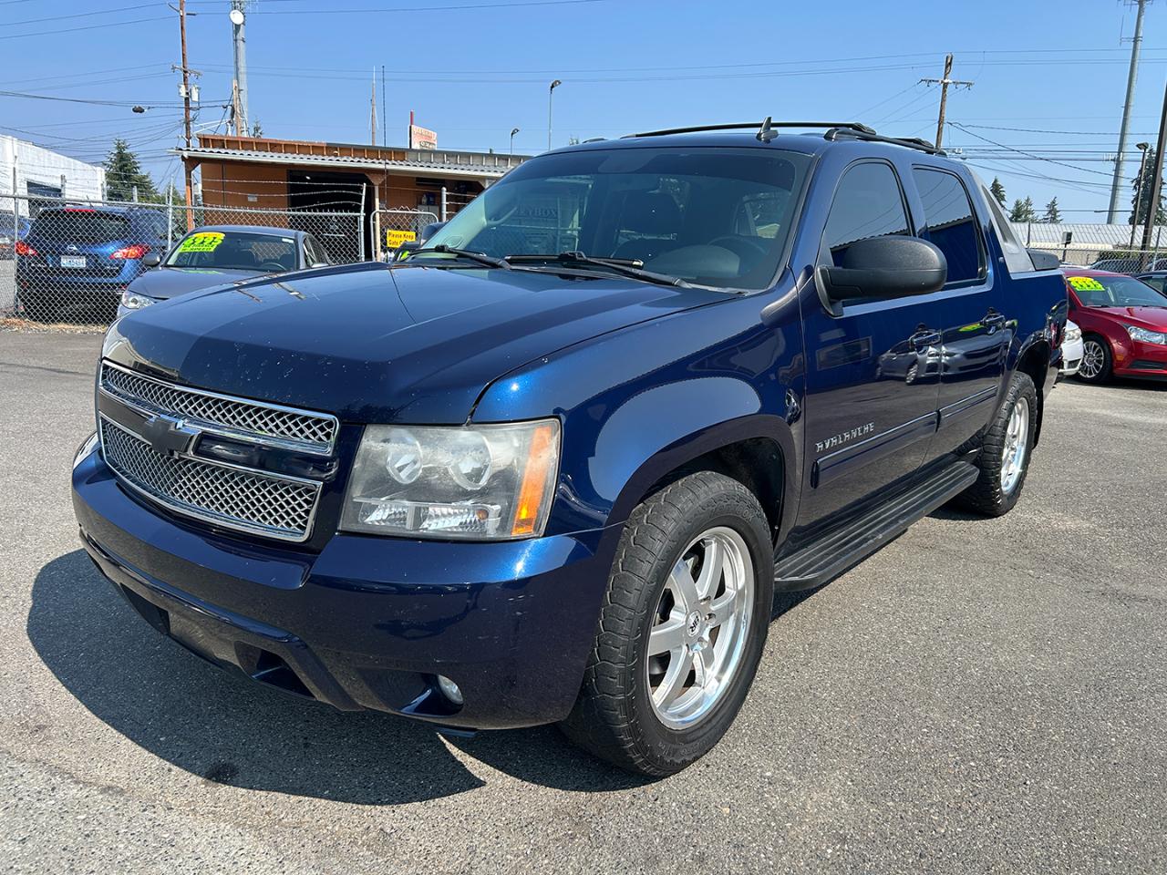 Chevrolet Avalanche 4WD Crew Cab LT 2011