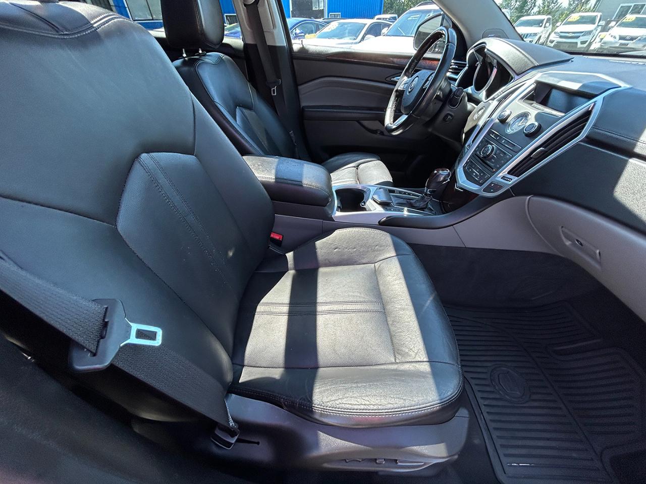 Cadillac SRX AWD 4dr Luxury Collection 2010