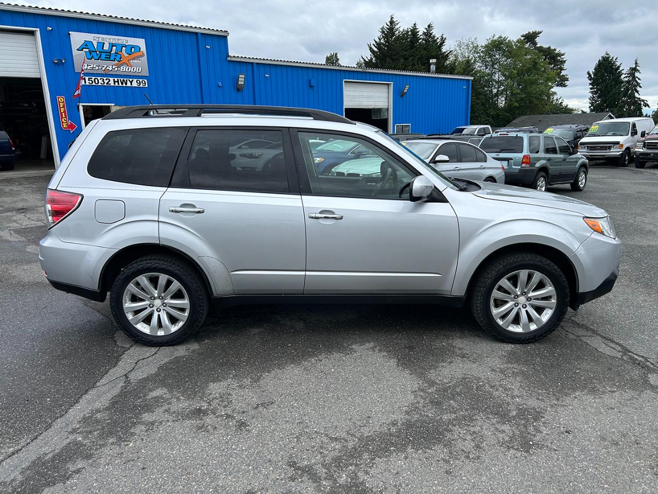 Subaru Forester 4dr Auto 2.5X Premium w/All-Weather Pkg 2011