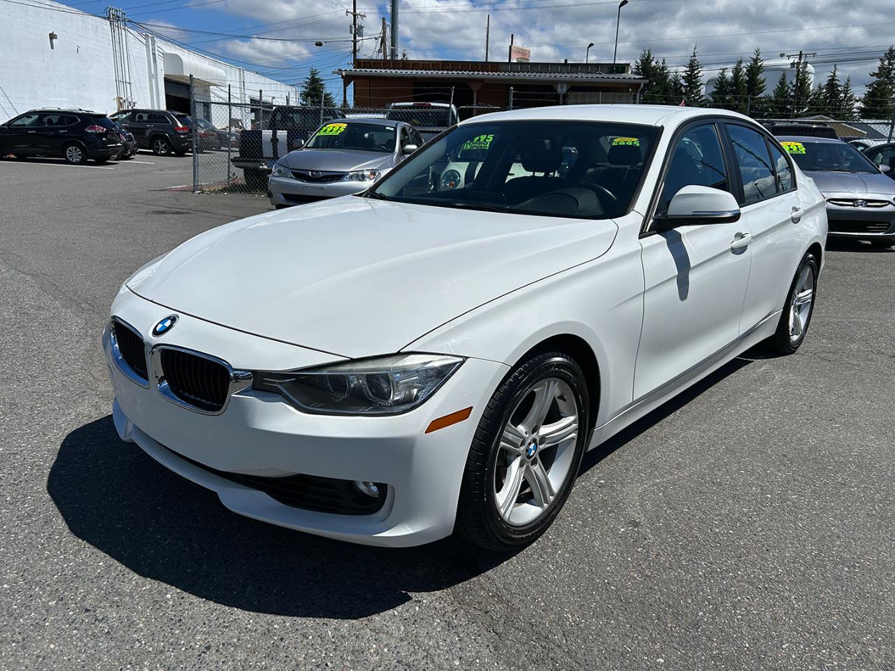 BMW 3 Series 4dr Sdn 328i RWD 2013