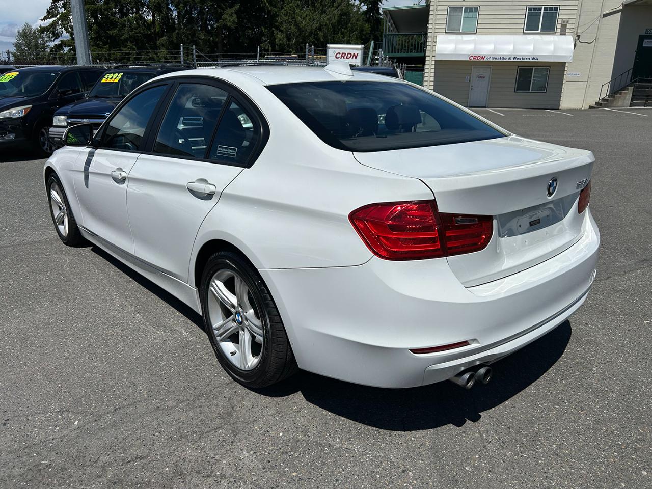 BMW 3 Series 4dr Sdn 328i RWD 2013
