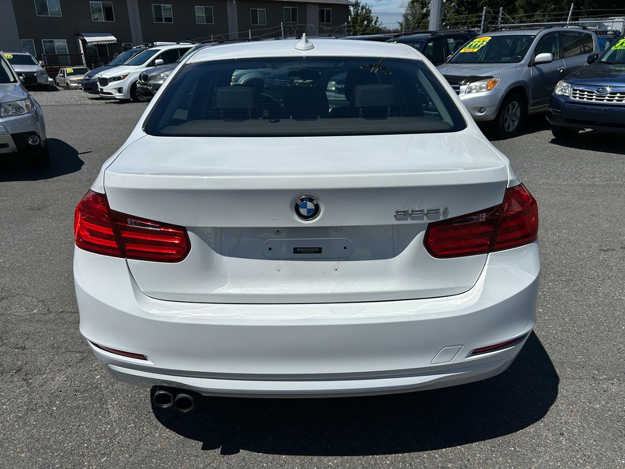 BMW 3 Series 4dr Sdn 328i RWD 2013
