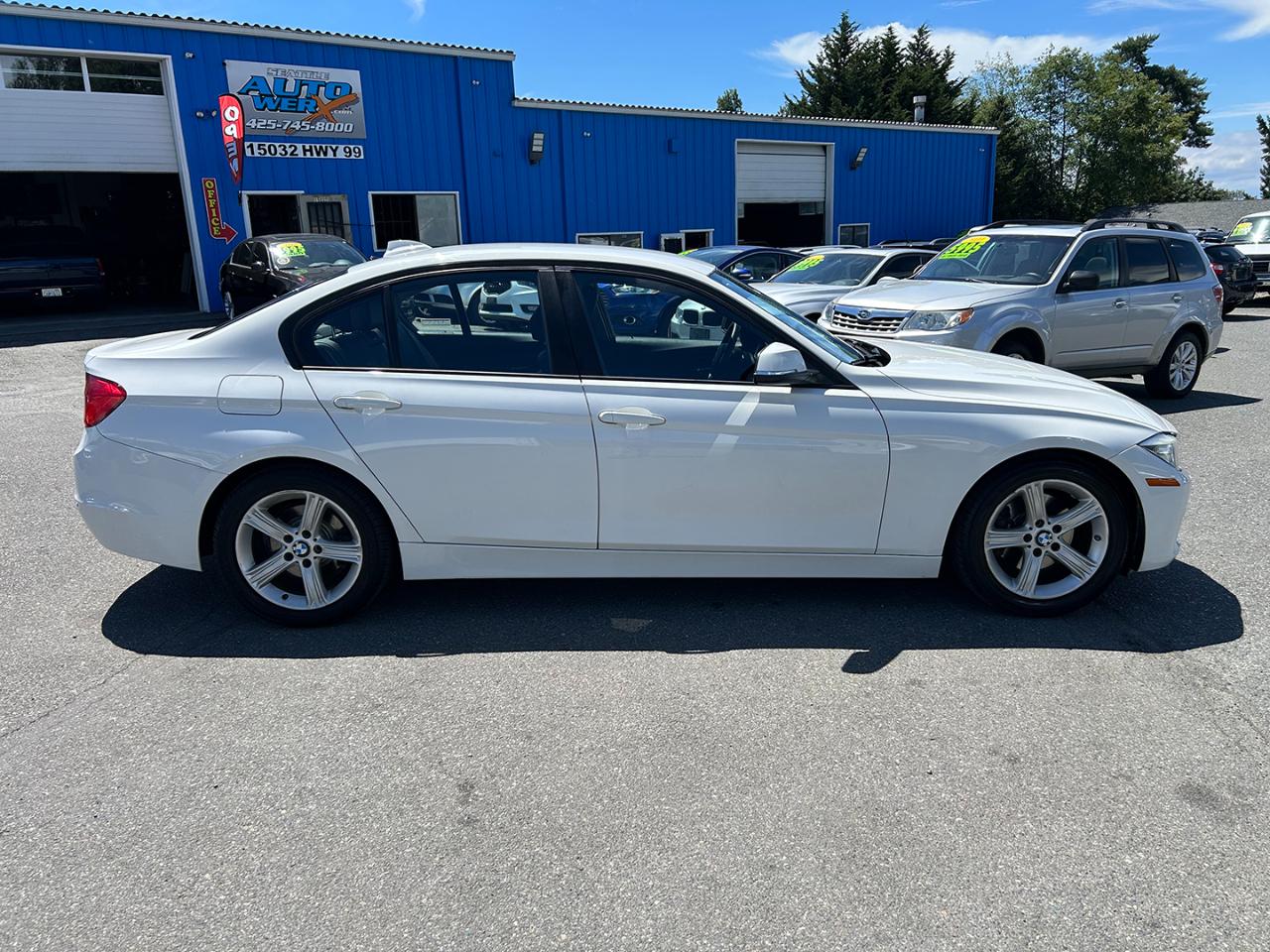 BMW 3 Series 4dr Sdn 328i RWD 2013