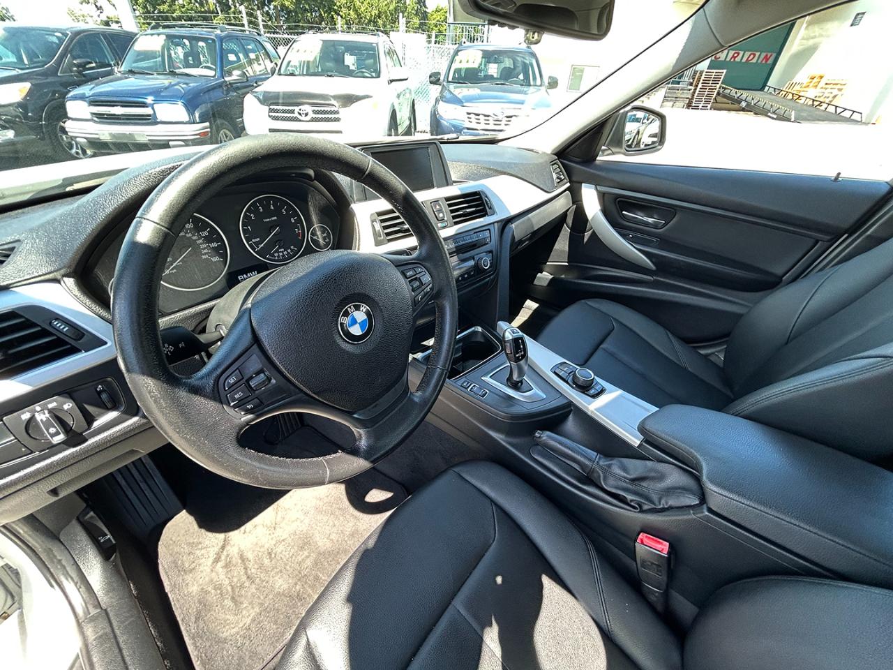 BMW 3 Series 4dr Sdn 328i RWD 2013