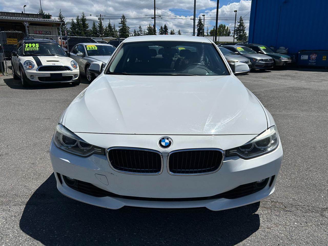 BMW 3 Series 4dr Sdn 328i RWD 2013