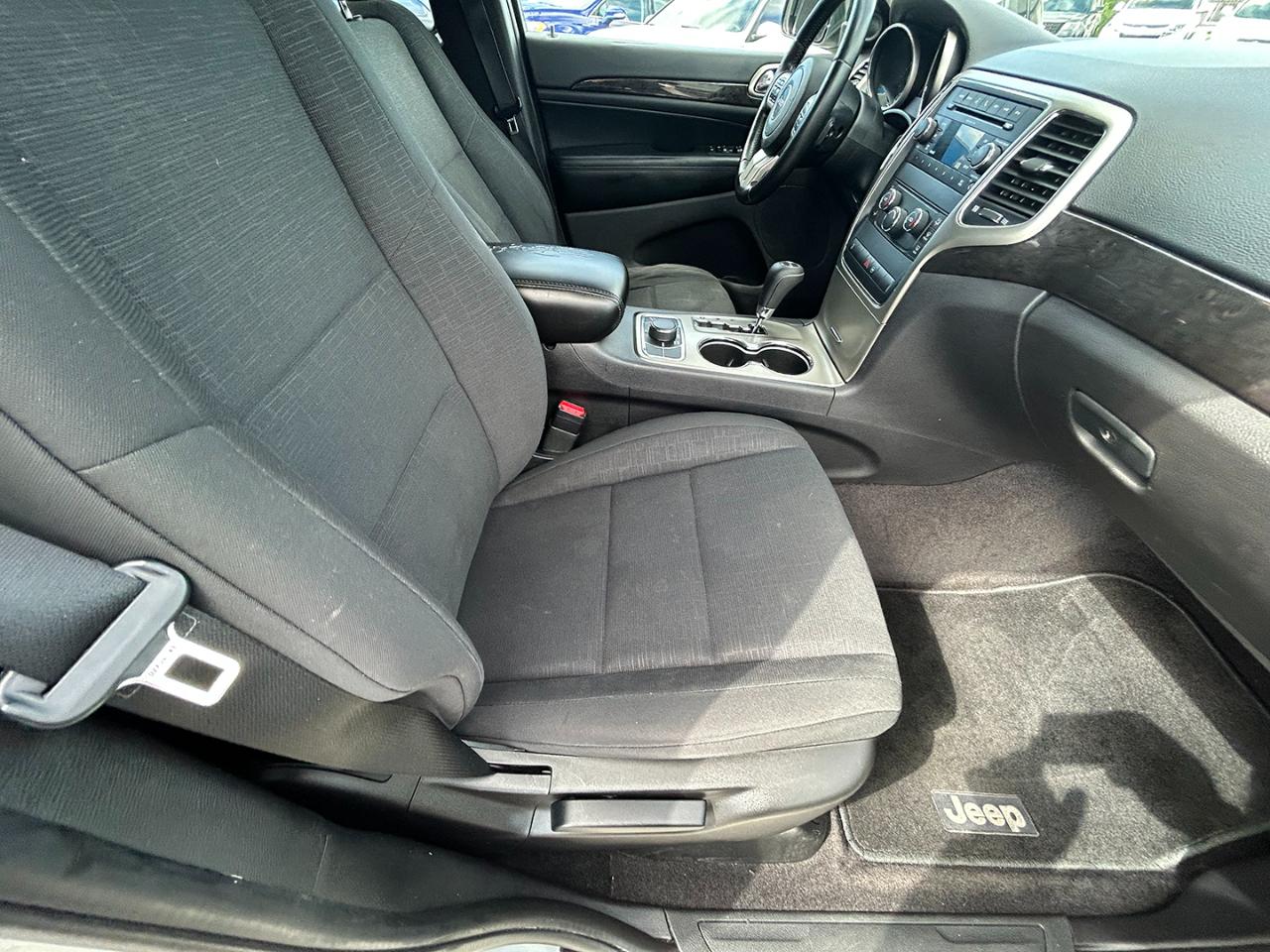 Jeep Grand Cherokee 4WD 4dr Laredo 2011