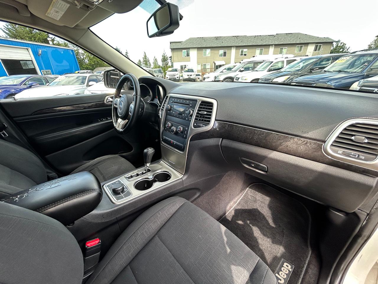 Jeep Grand Cherokee 4WD 4dr Laredo 2011
