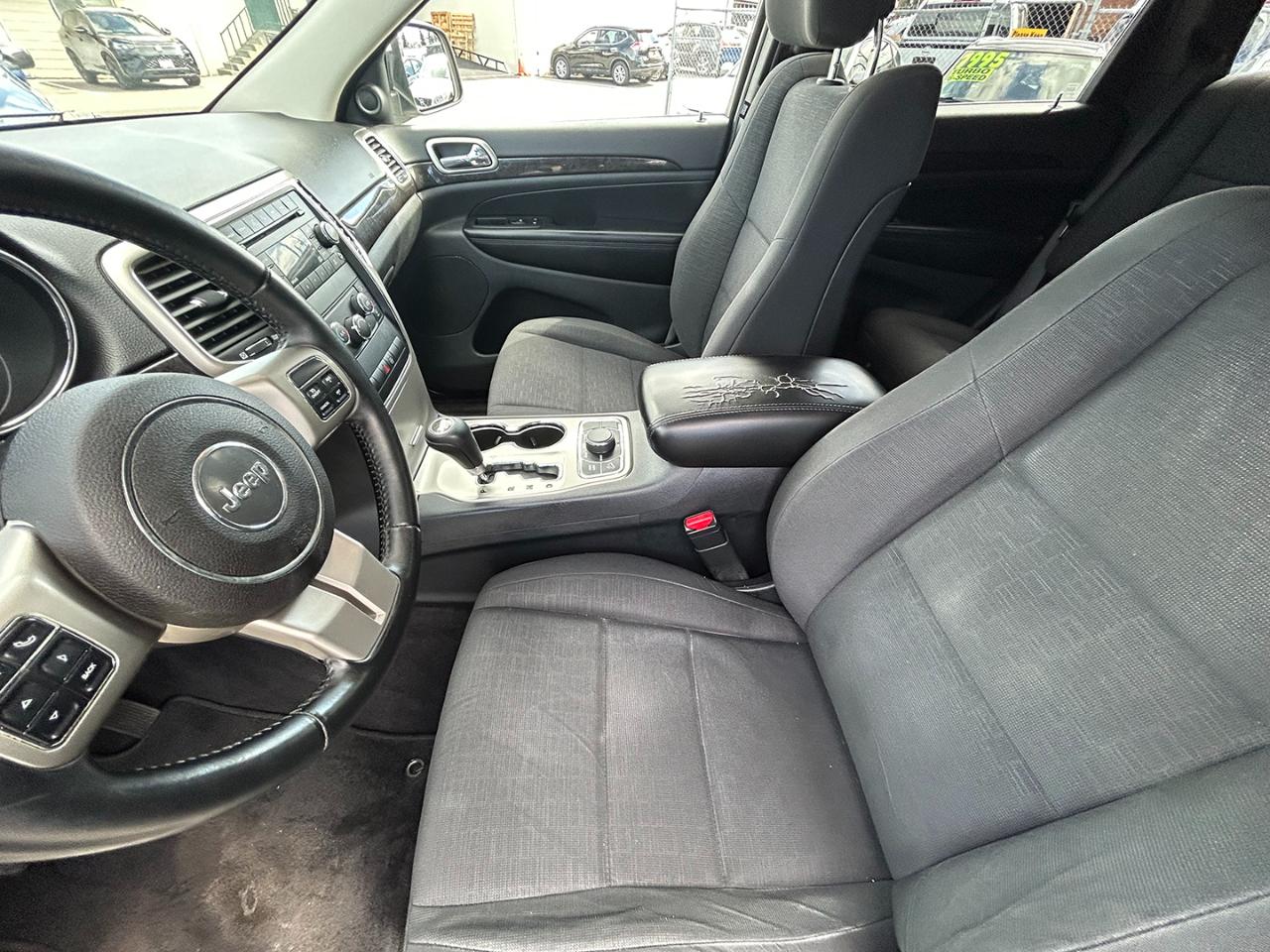 Jeep Grand Cherokee 4WD 4dr Laredo 2011