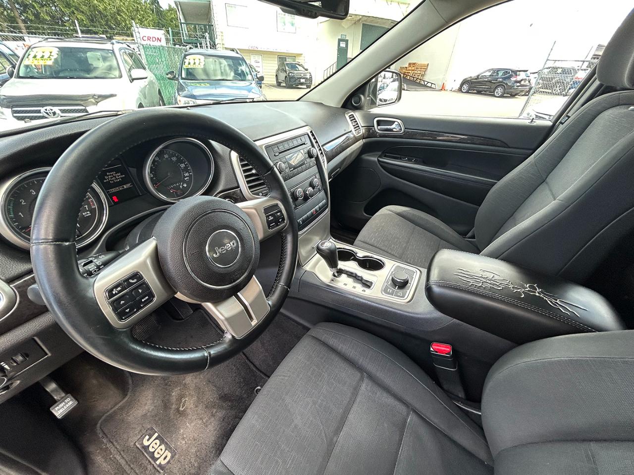 Jeep Grand Cherokee 4WD 4dr Laredo 2011