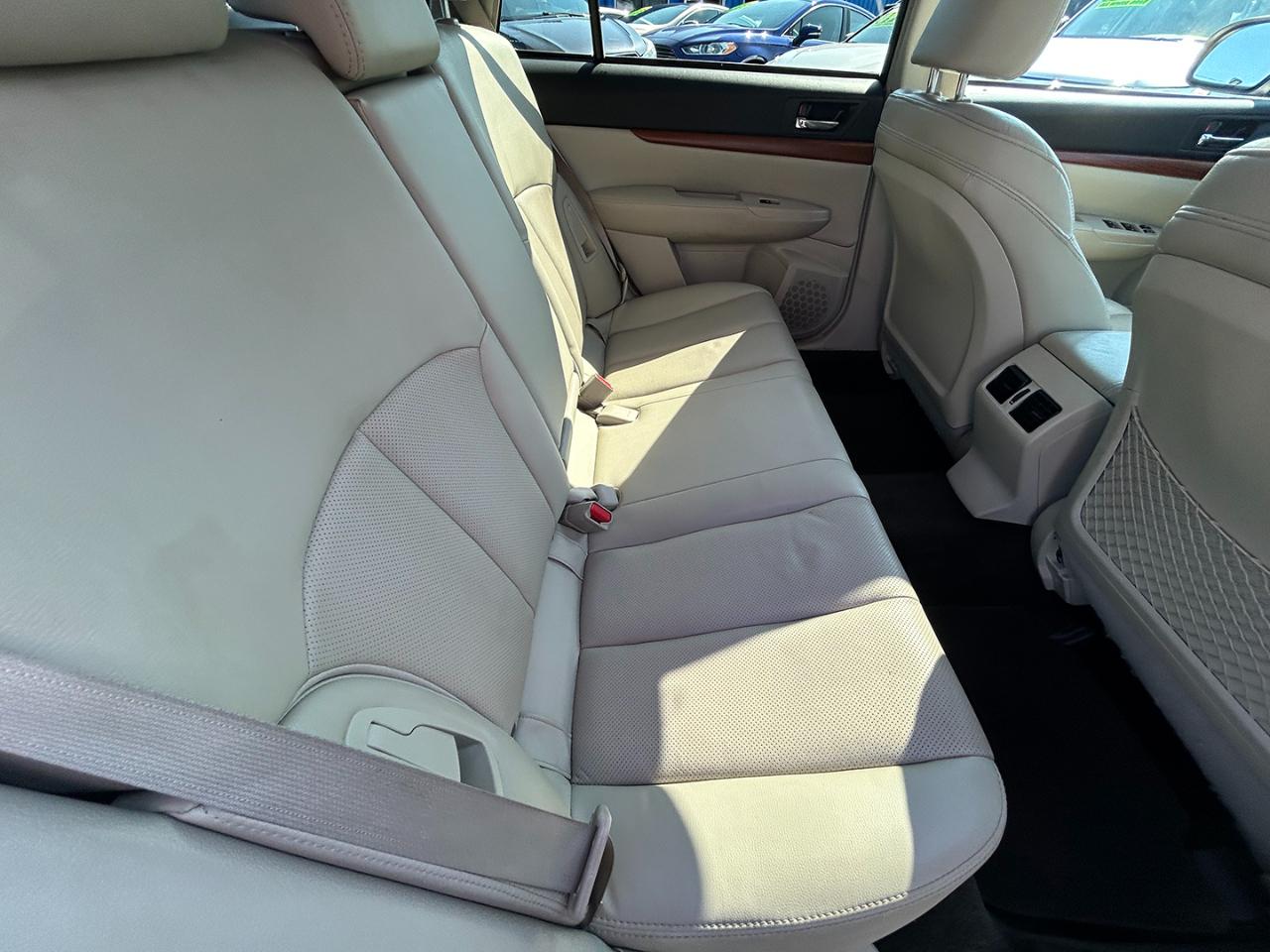 Subaru Outback 4dr Wgn H4 Auto 2.5i Limited 2013