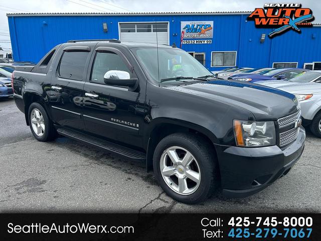 Black 2008 Chevrolet Avalanche Pickup Truck 4-Speed Automatic