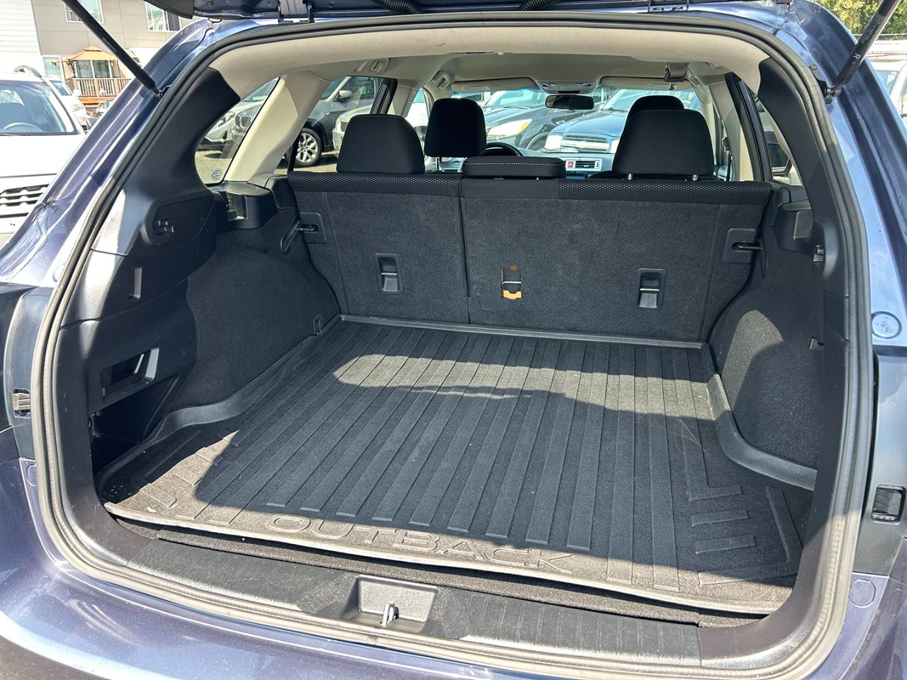 Subaru Outback 4dr Wgn 2.5i Premium PZEV 2015