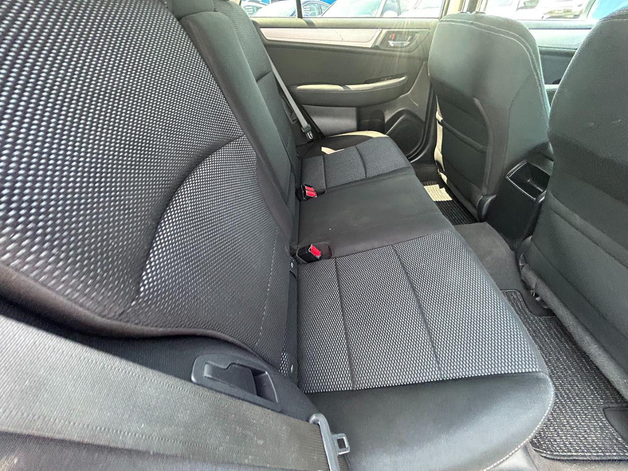Subaru Outback 4dr Wgn 2.5i Premium PZEV 2015