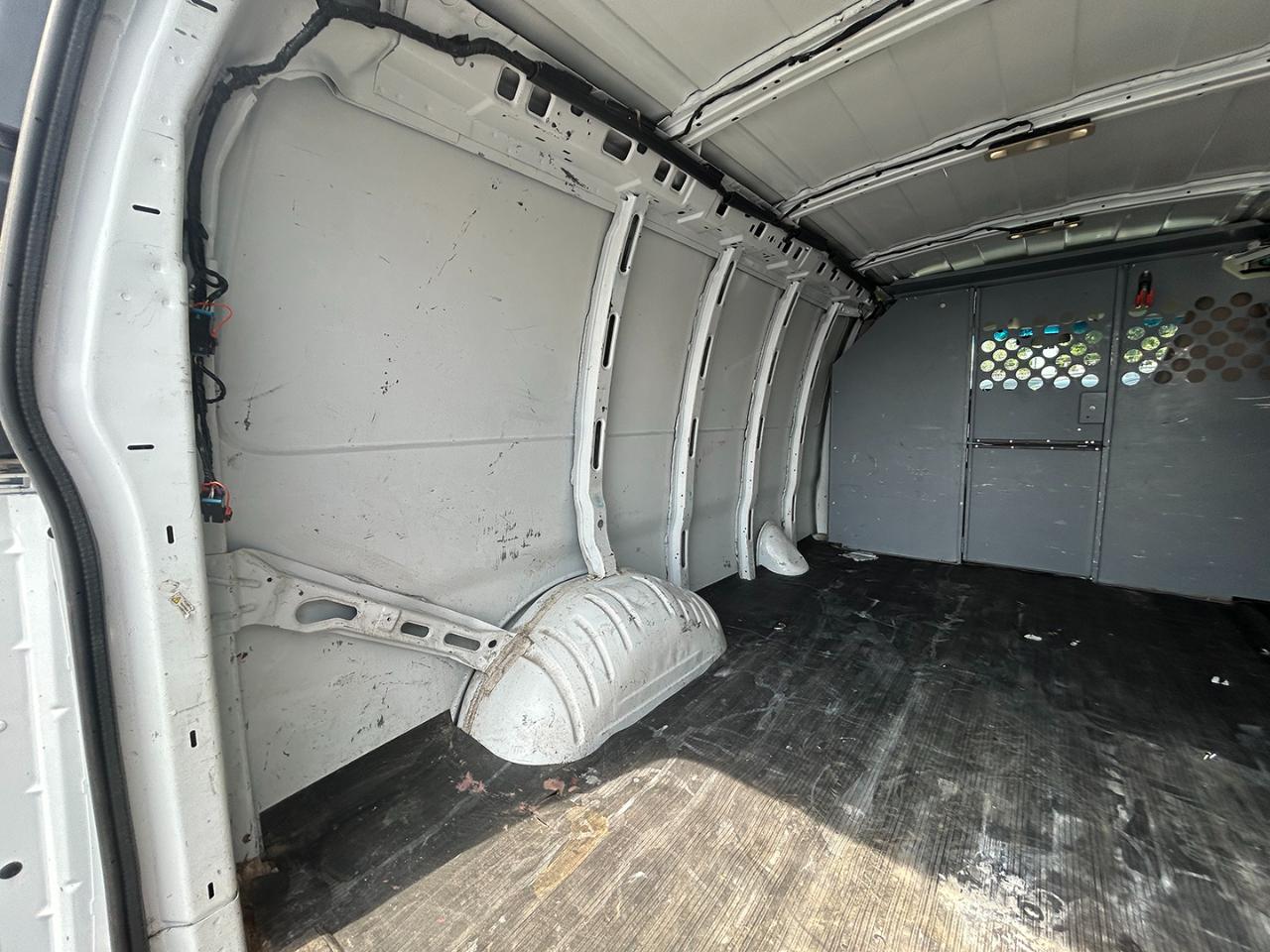 Chevrolet Express Cargo Van RWD 2500 135" 2017