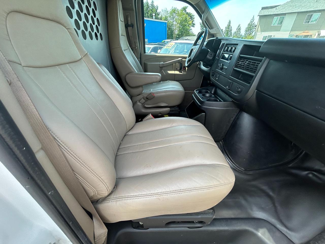 Chevrolet Express Cargo Van RWD 2500 135" 2017