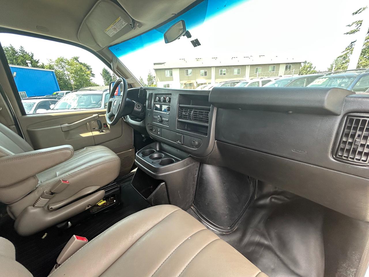 Chevrolet Express Cargo Van RWD 2500 135" 2017