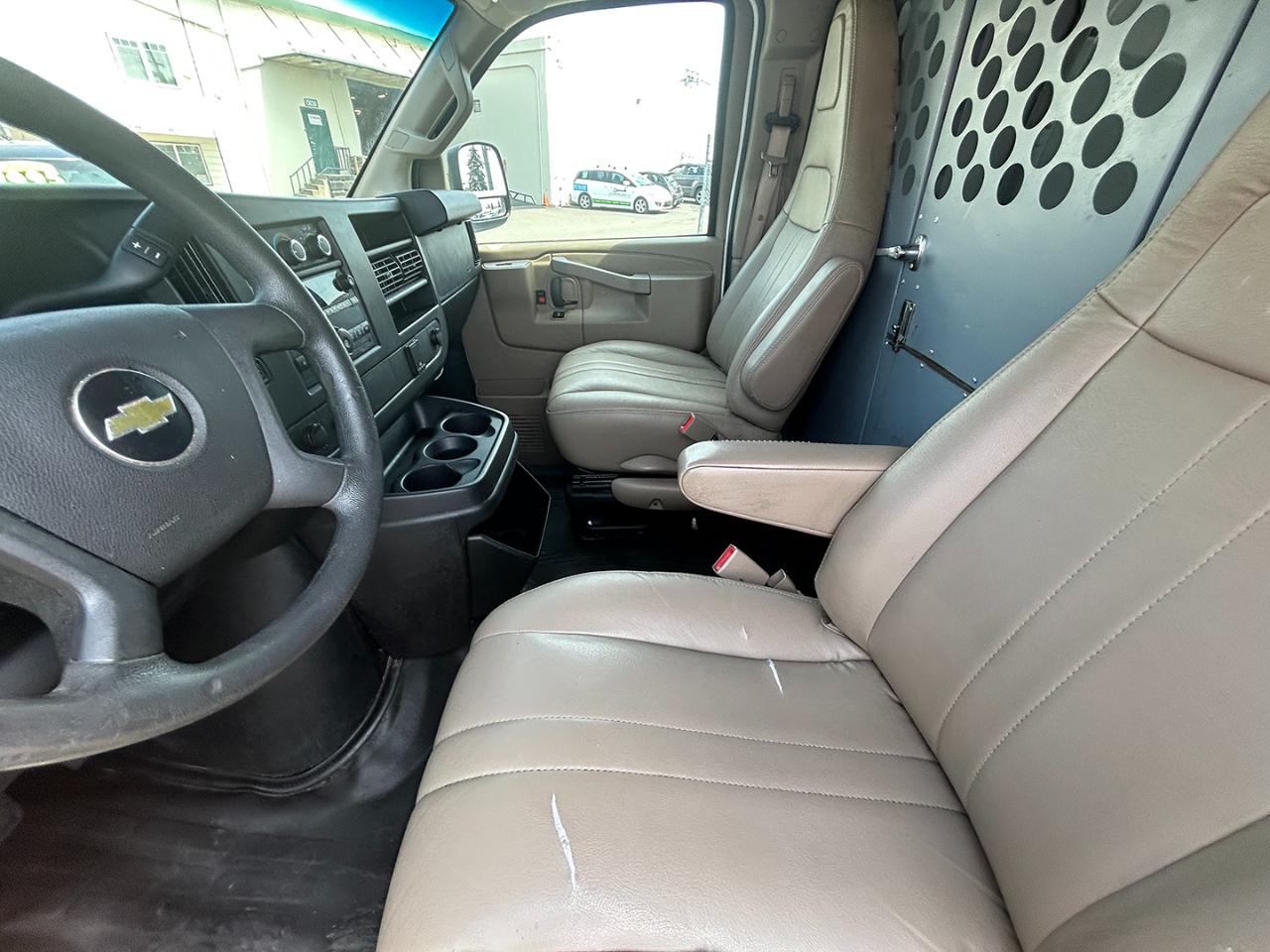 Chevrolet Express Cargo Van RWD 2500 135" 2017