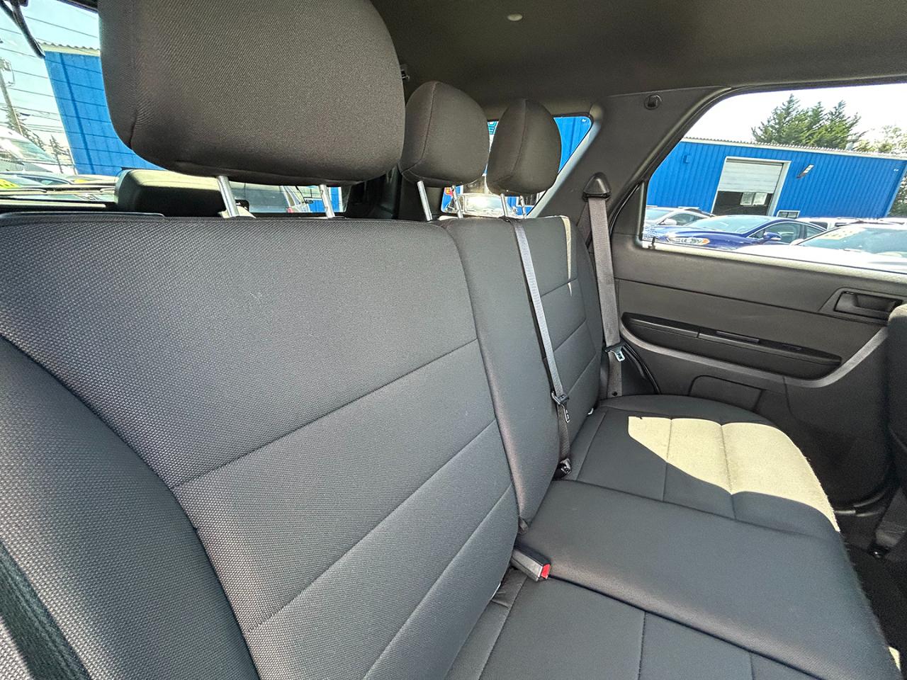 Ford Escape 4WD 4dr XLT 2012