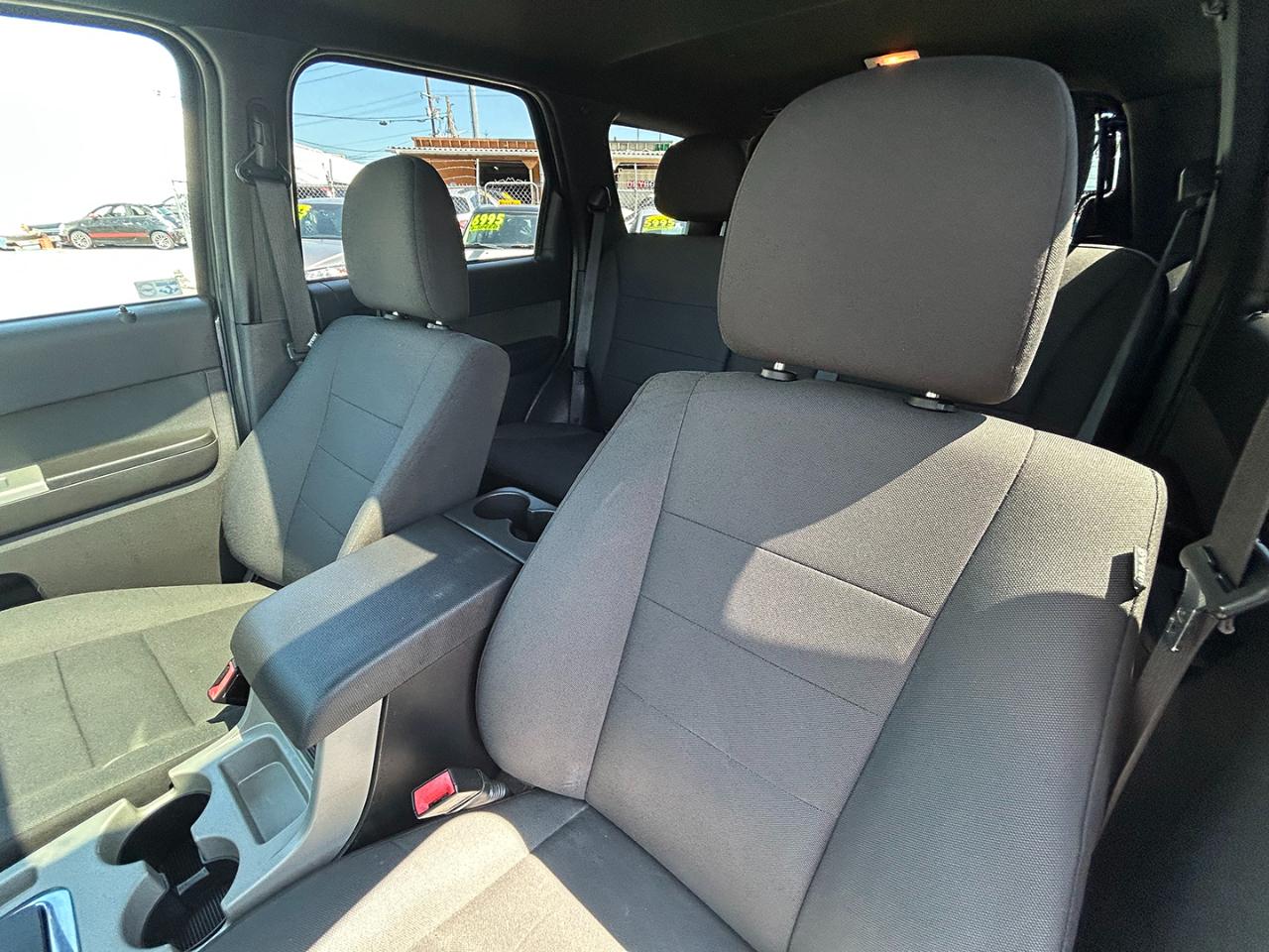 Ford Escape 4WD 4dr XLT 2012