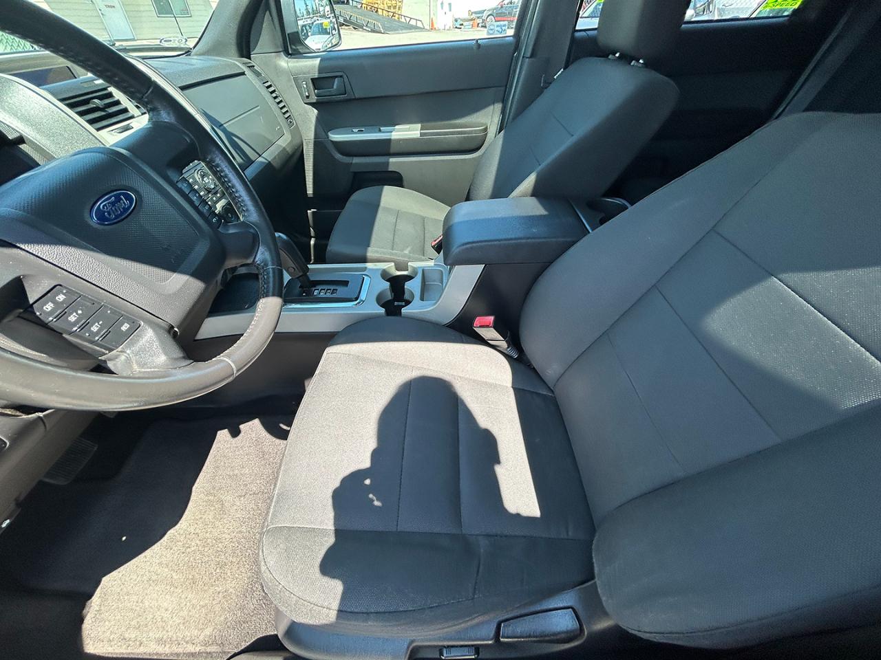 Ford Escape 4WD 4dr XLT 2012